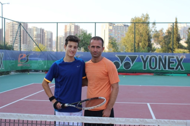 tenis,tenis kursu,tenis dersi,forehand,backhand,elcik,oktenis,tenis okulu,tenis akademi,tenis video,ttf,tenisfederasyonu,ogünköprülü