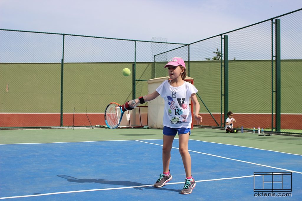 tenis,tenis kursu,tenis dersi,forehand,backhand,elcik,oktenis,tenis okulu