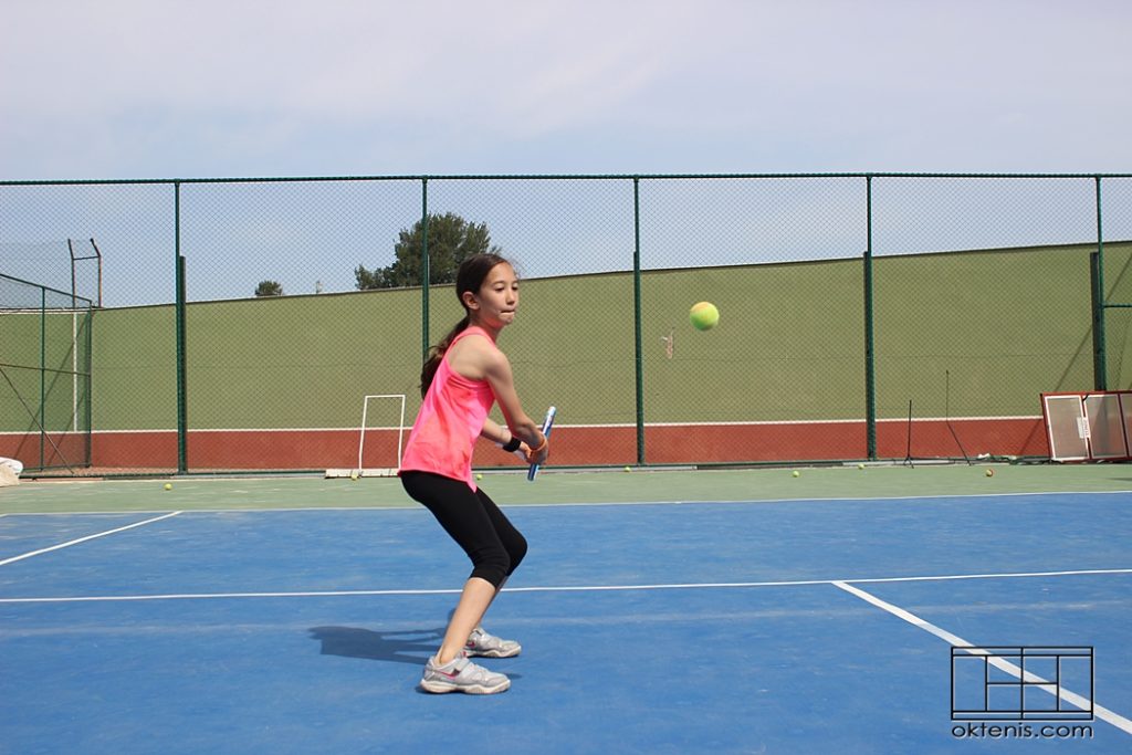 tenis,tenis kursu,tenis dersi,forehand,backhand,elcik,oktenis,tenis okulu