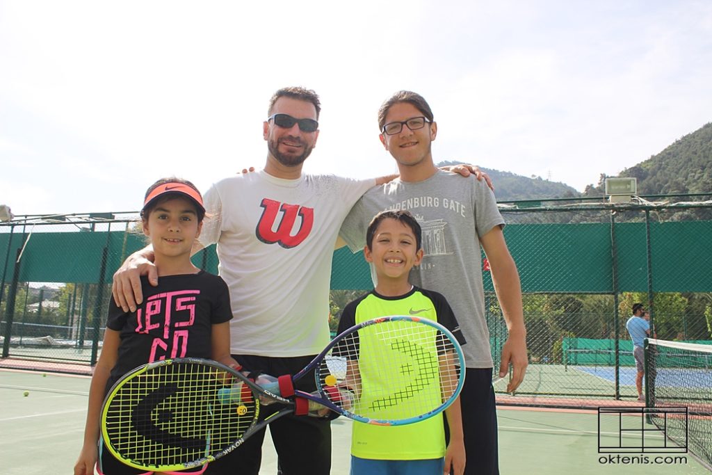 tenis,tenis kursu,tenis dersi,forehand,backhand,elcik,oktenis,tenis okulu