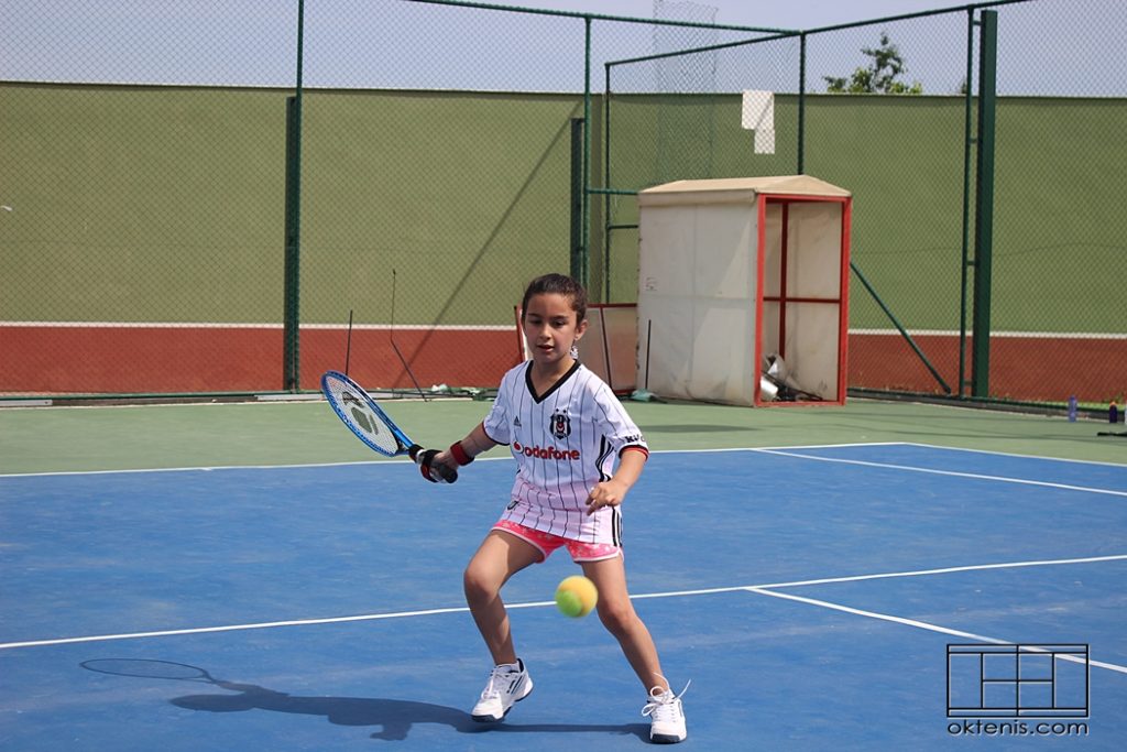 tenis,tenis kursu,tenis dersi,forehand,backhand,elcik,oktenis,tenis okulu