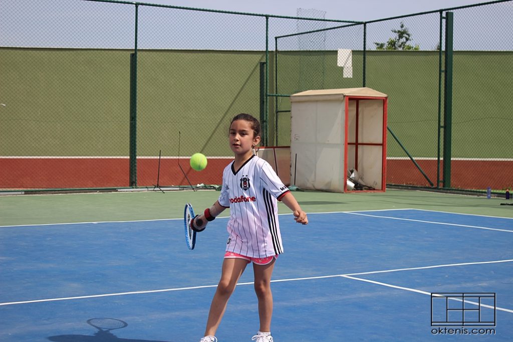 tenis,tenis kursu,tenis dersi,forehand,backhand,elcik,oktenis,tenis okulu