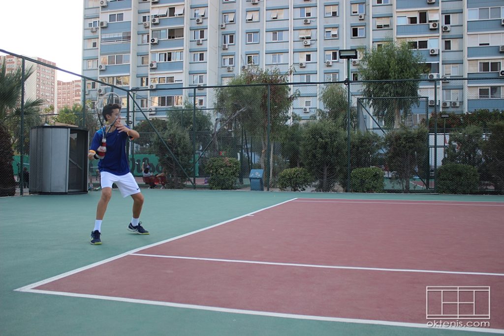 tenis,tenis kursu,tenis dersi,forehand,backhand,elcik,oktenis,tenis okulu,tenis akademi,tenis video,ttf,tenisfederasyonu,ogünköprülü