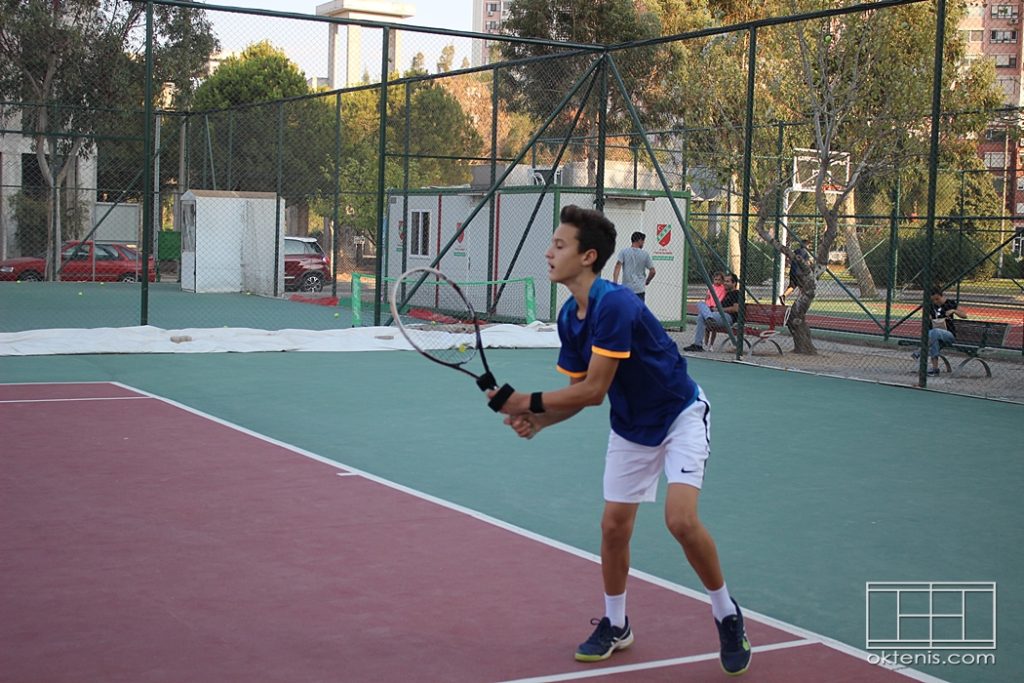 tenis,tenis kursu,tenis dersi,forehand,backhand,elcik,oktenis,tenis okulu,tenis akademi,tenis video,ttf,tenisfederasyonu,ogünköprülü