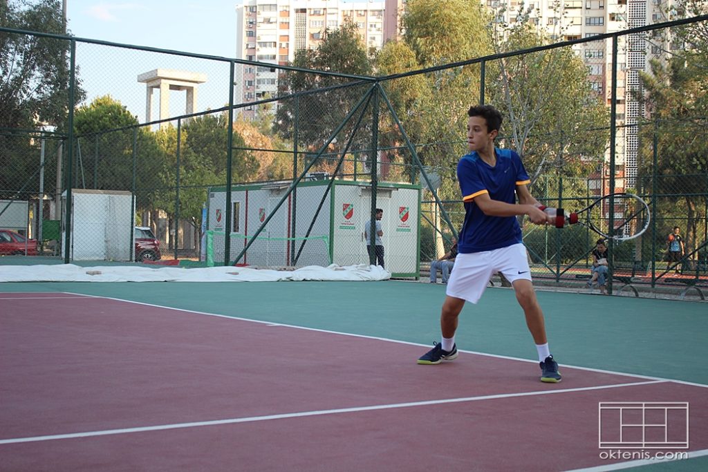 tenis,tenis kursu,tenis dersi,forehand,backhand,elcik,oktenis,tenis okulu,tenis akademi,tenis video,ttf,tenisfederasyonu,ogünköprülü