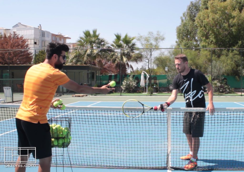 tenis,tenis kursu,tenis dersi,forehand,backhand,elcik,oktenis,tenis okulu,tenis akademi,tenis video,ttf,tenisfederasyonu,ogünköprülü