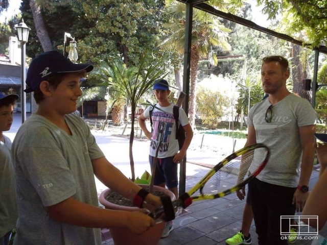 tenis,tenis kursu,tenis dersi,forehand,backhand,elcik,oktenis,tenis okulu,tenis akademi,tenis video,ttf